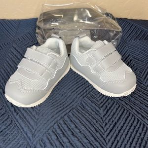 Toddler Mesh Sneakers Size 2 Gray